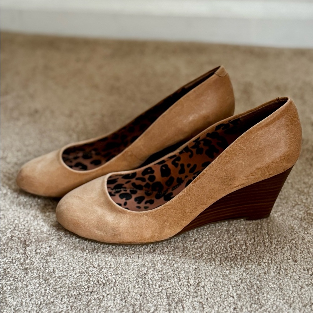 Jessica Simpson Women’s wedge